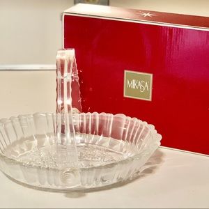 Mikasa Winter Dreams Frosted Cut Crystal Basket  with Handles and Box